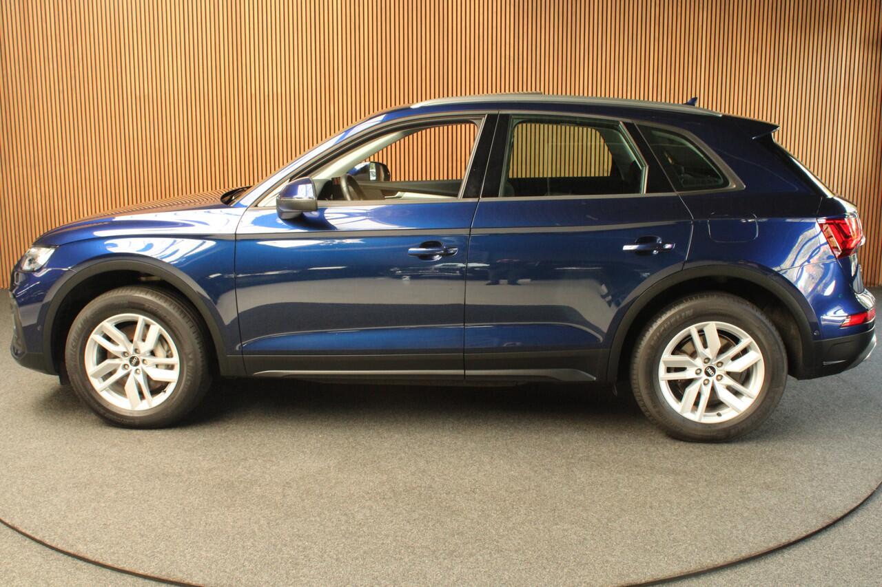 Audi Q5 50 TFSI e quattro Panodak 360° Virtual Memory seats ACC Elektr. uitklapbare trekhaak Elektr. bedienbaar achterklep Assistentiepakket 'Tour' Sportstoelen PDC Keyless Climate (3-zone) Stoelverwarming Cruise LM velgen BTW auto