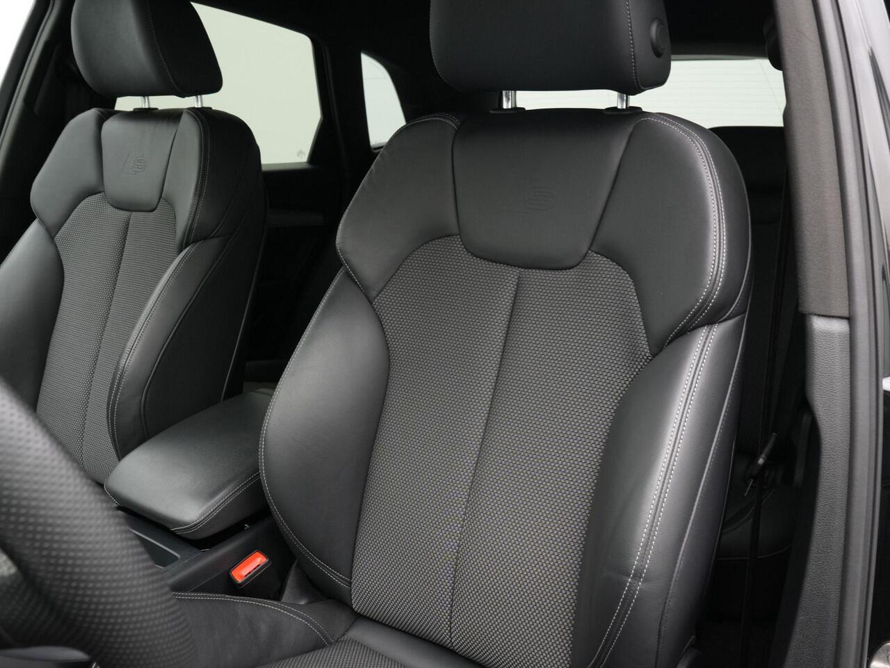 Audi Q5 50 TFSI e 299 pk S-tronic quattro S edition | Matrix LED koplampen | Achteruitrijcamera | Standkachel | Adaptive Cruise | Stoelverwarming | Sportstoelen | 21 inch