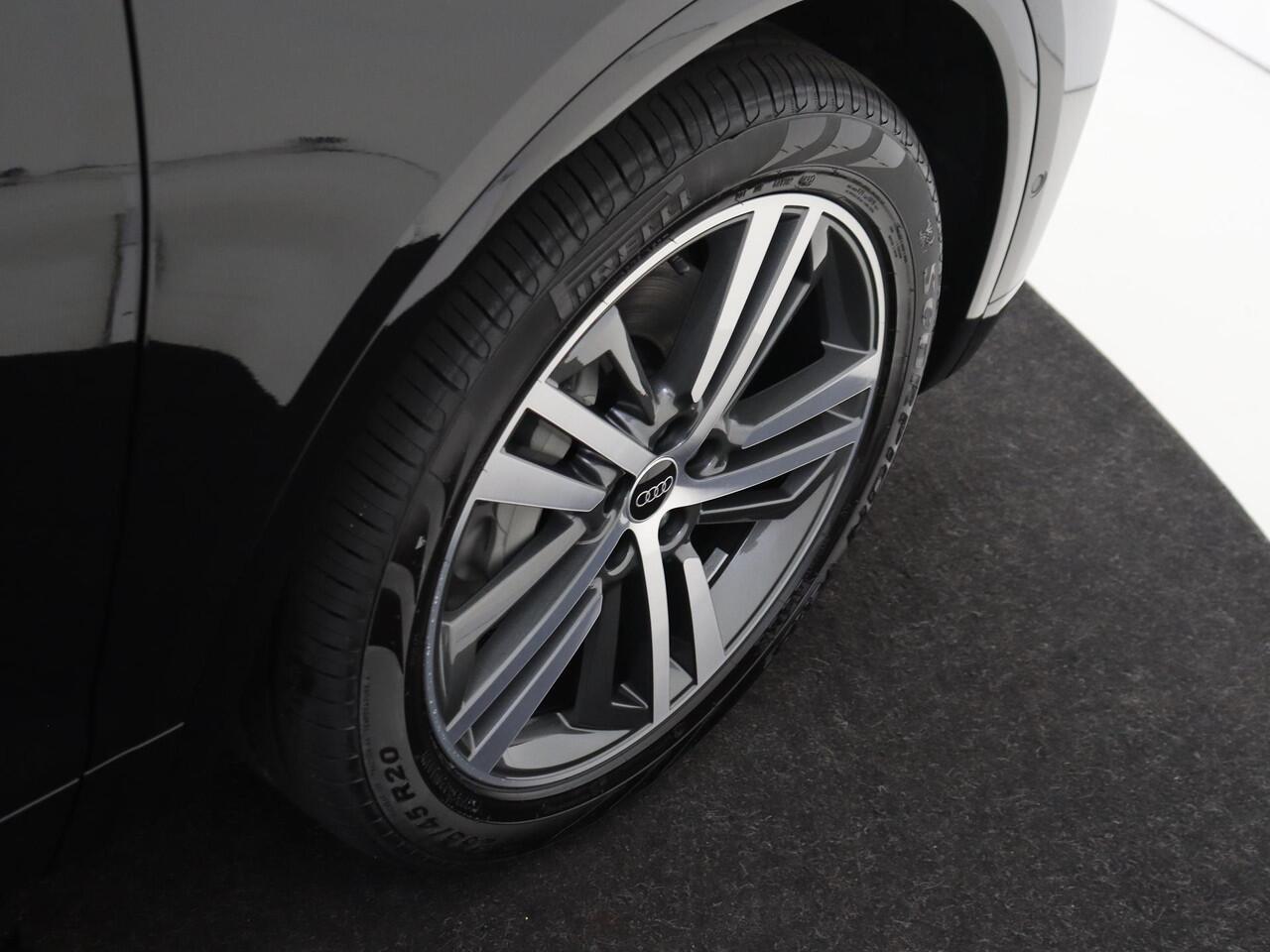 Audi Q5 50 TFSI e S edition Competition | Panoramadak | Comfortsleutel | Elek. verstelbare voorstoelen | Adaptive cruisecontrol | Verwarmbaar stuurwiel