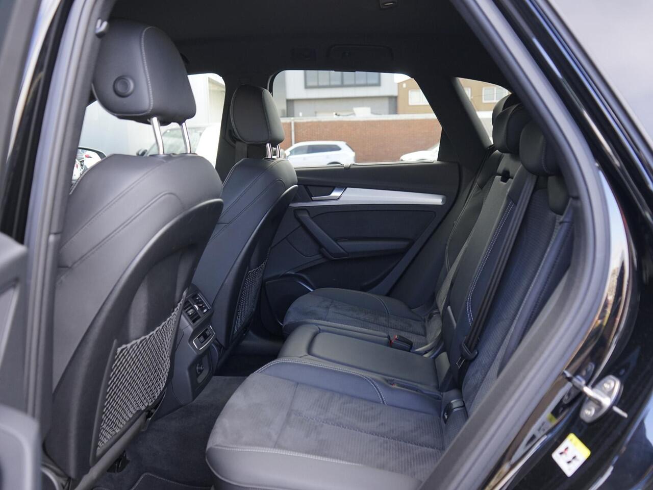 Audi Q5 50 TFSI e S line 1e Eig /Dealeronderh. / Hulppakket Tour / Hulppakket Stad / Elektr. Trekhaak / Zwart optiek / Ambianteverlichting