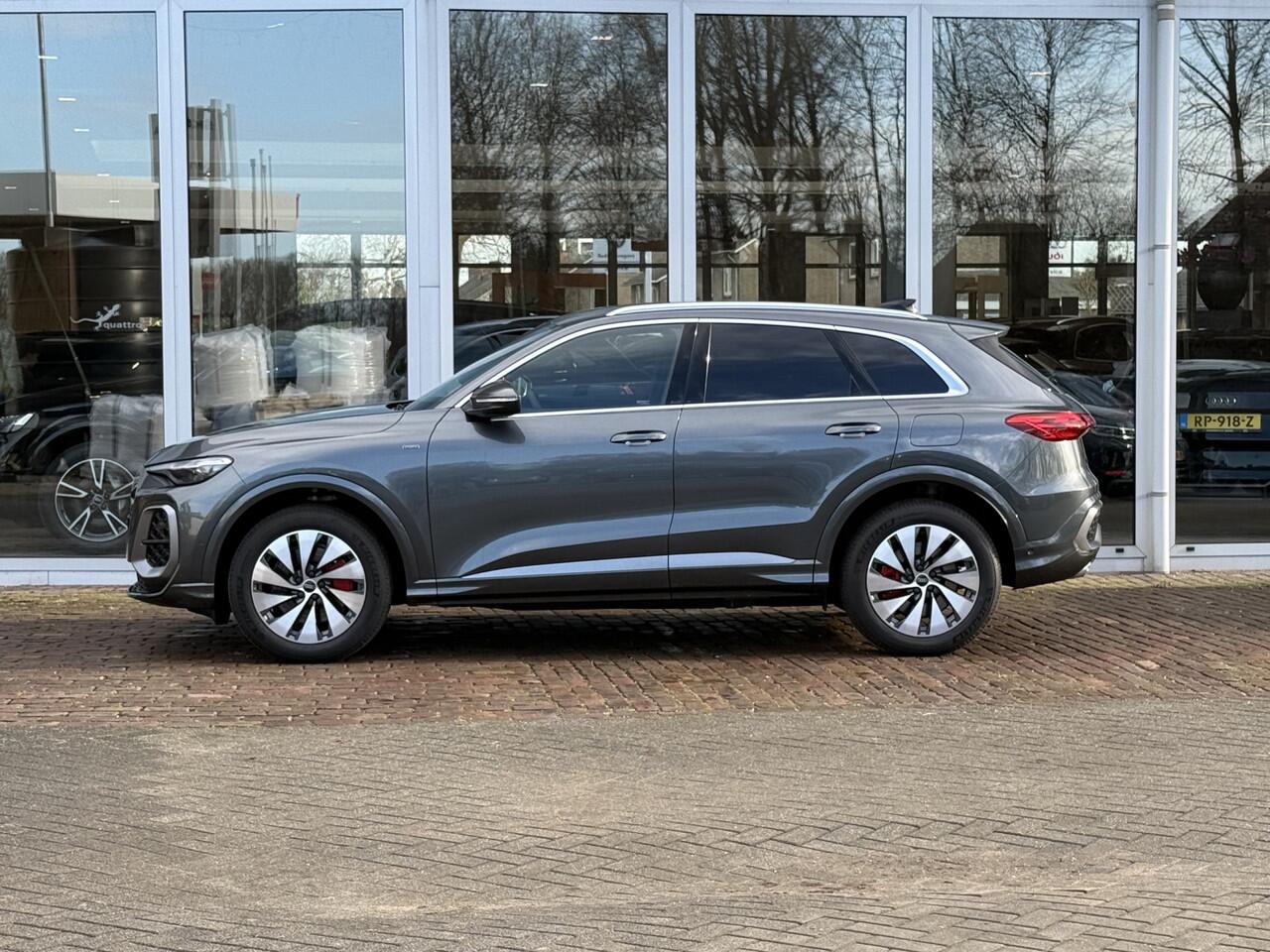 Audi Q5 2.0 TFSI 367pk e-hybrid quattro S edition | Trekhaak | Camera | Stoelverwarming