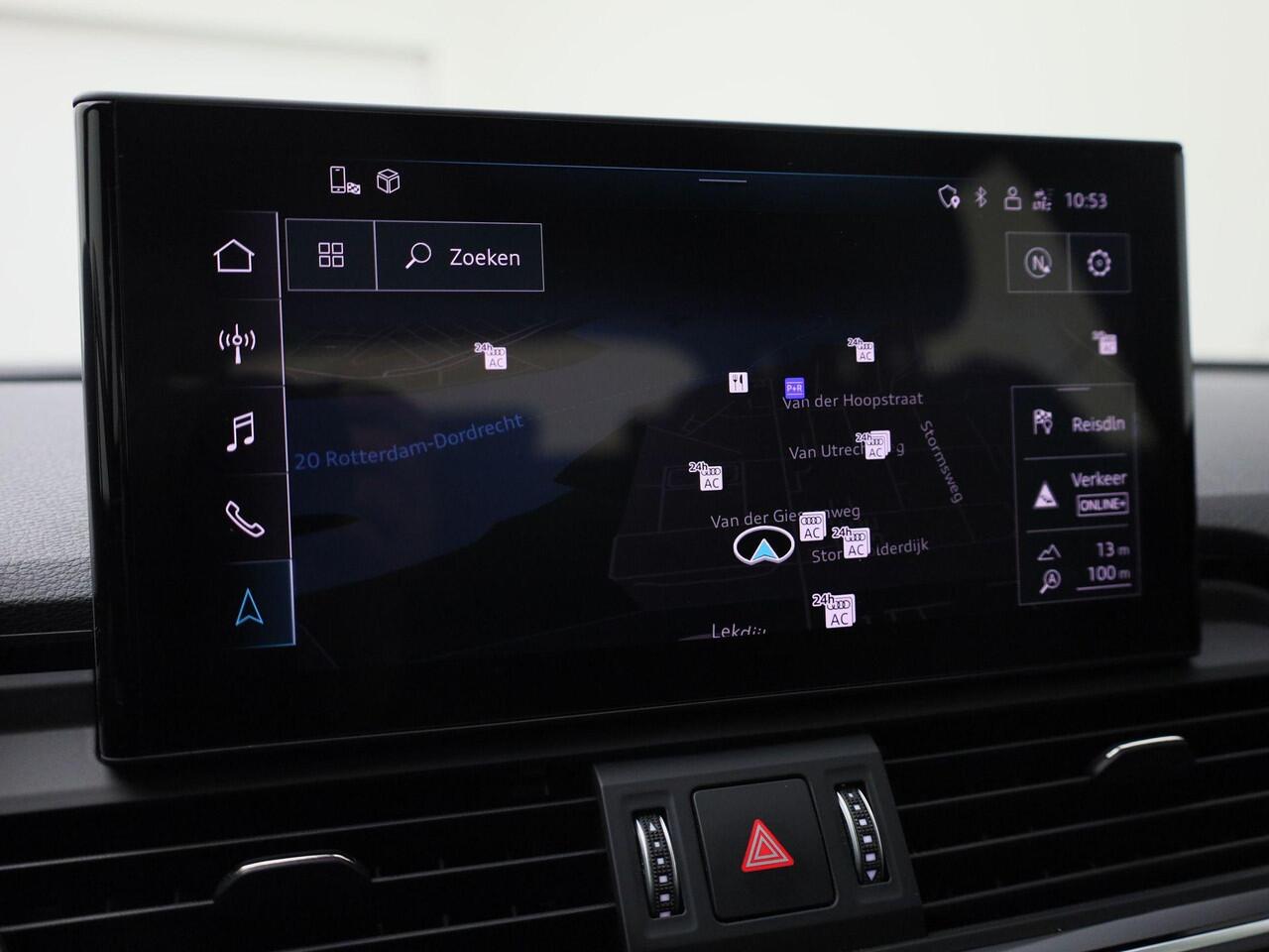 Audi Q5 50 TFSIe 220kW 299PK S Line · Panoramadak · Trekhaak · Achteruitrijcamera ·