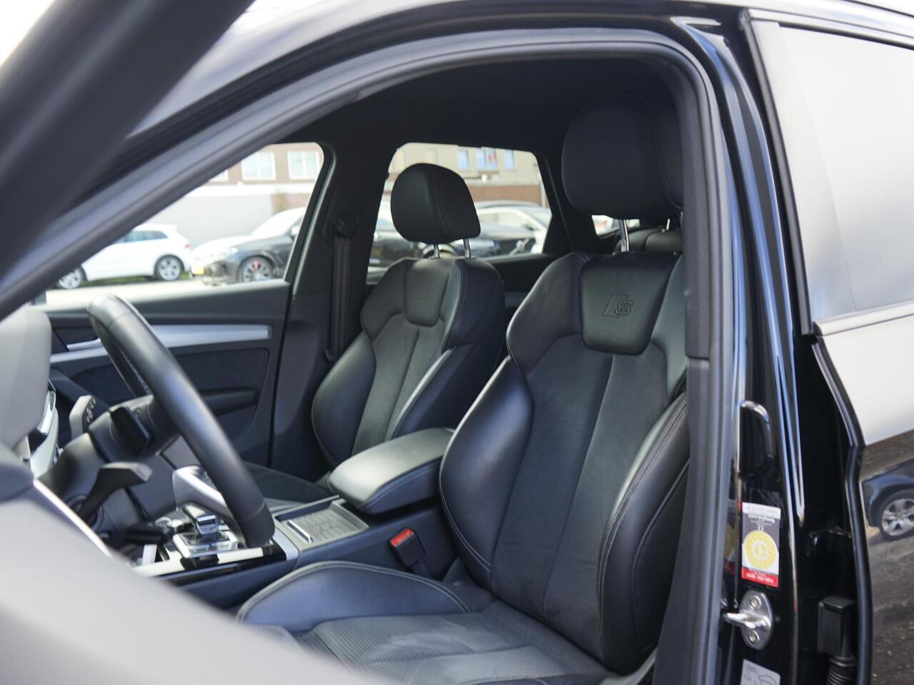 Audi Q5 50 TFSI e S line 1e Eig /Dealeronderh. / Hulppakket Tour / Hulppakket Stad / Elektr. Trekhaak / Zwart optiek / Ambianteverlichting