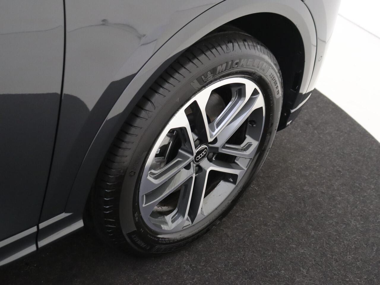 Audi Q5 Sportback 2.0 TFSI e-hybrid quattro S edition | Panoramadak | Lederen bekleding | Trekhaak | Tech Plus | Optiekpakket zwart