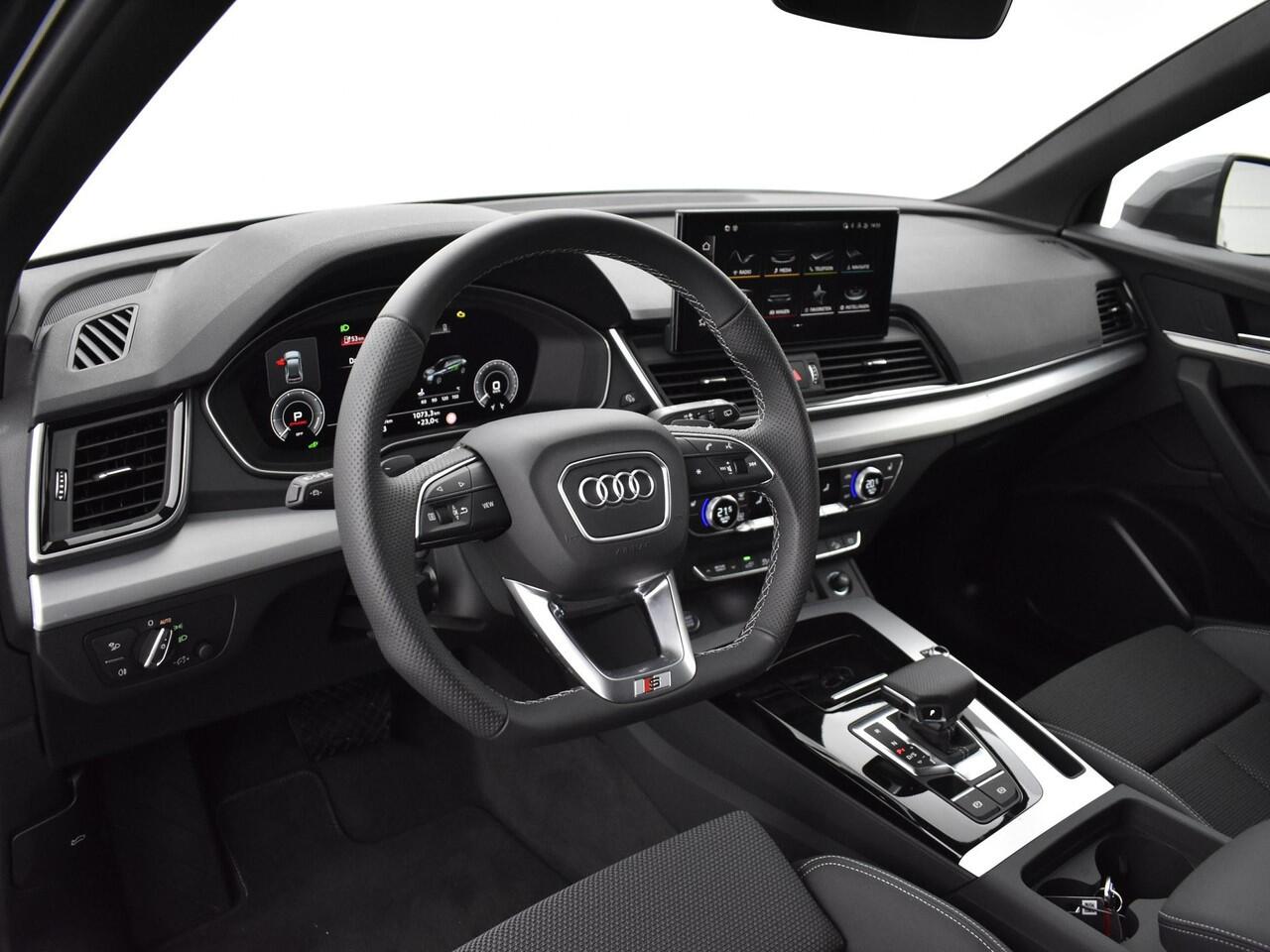 Audi Q5 Sportback 55 TFSIe 367pk S-tronic S edition Competition · Keyless · Camera · Elek. trekhaak · Elek. Achterklep · Apple/Android Car Play · 19'' Inch ·