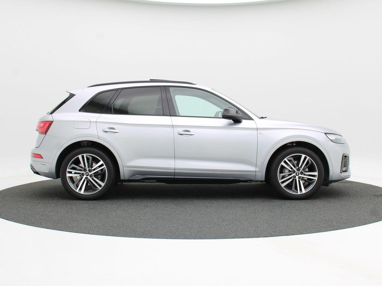 Audi Q5 50 TFSi e 299 Pk Automaat S-Line | Nw Model | Full LED | Panoramadak | Zwart Optiek | Camera | 20 Inch | Stoelverwarming | Adaptive Cruise | 46.409 Km!!