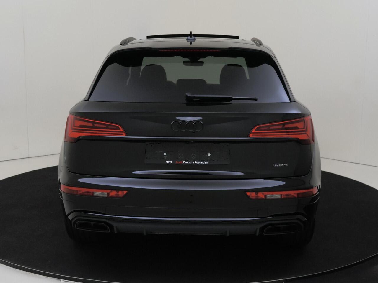 Audi Q5 50 TFSI e S edition Competition | Panoramadak | Comfortsleutel | Elek. verstelbare voorstoelen | Adaptive cruisecontrol | Verwarmbaar stuurwiel