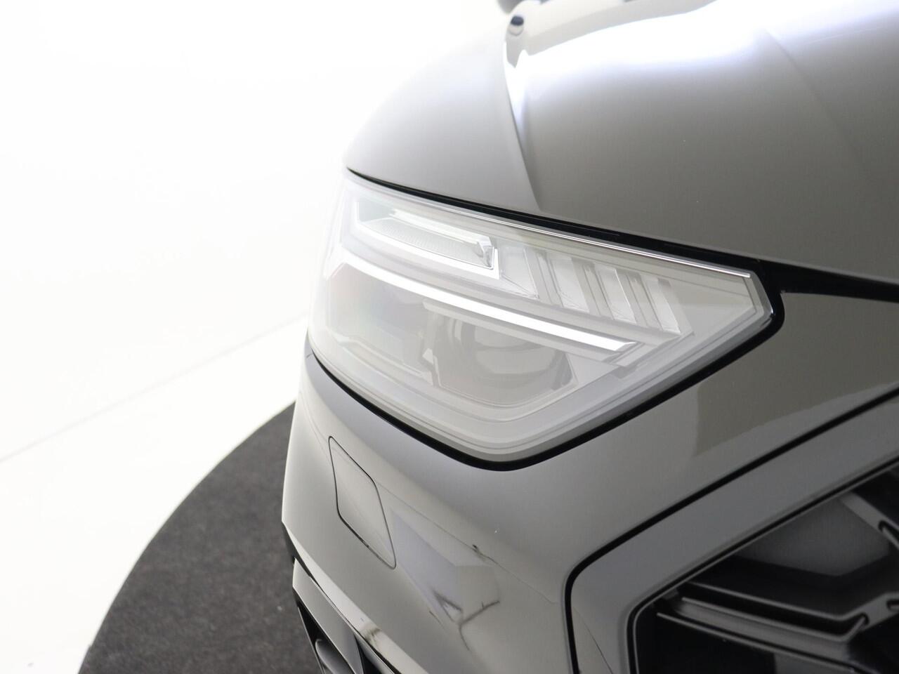 Audi Q5 50 TFSI e S edition Competition | Panoramadak | Comfortsleutel | Elek. verstelbare voorstoelen | Adaptive cruisecontrol | Verwarmbaar stuurwiel