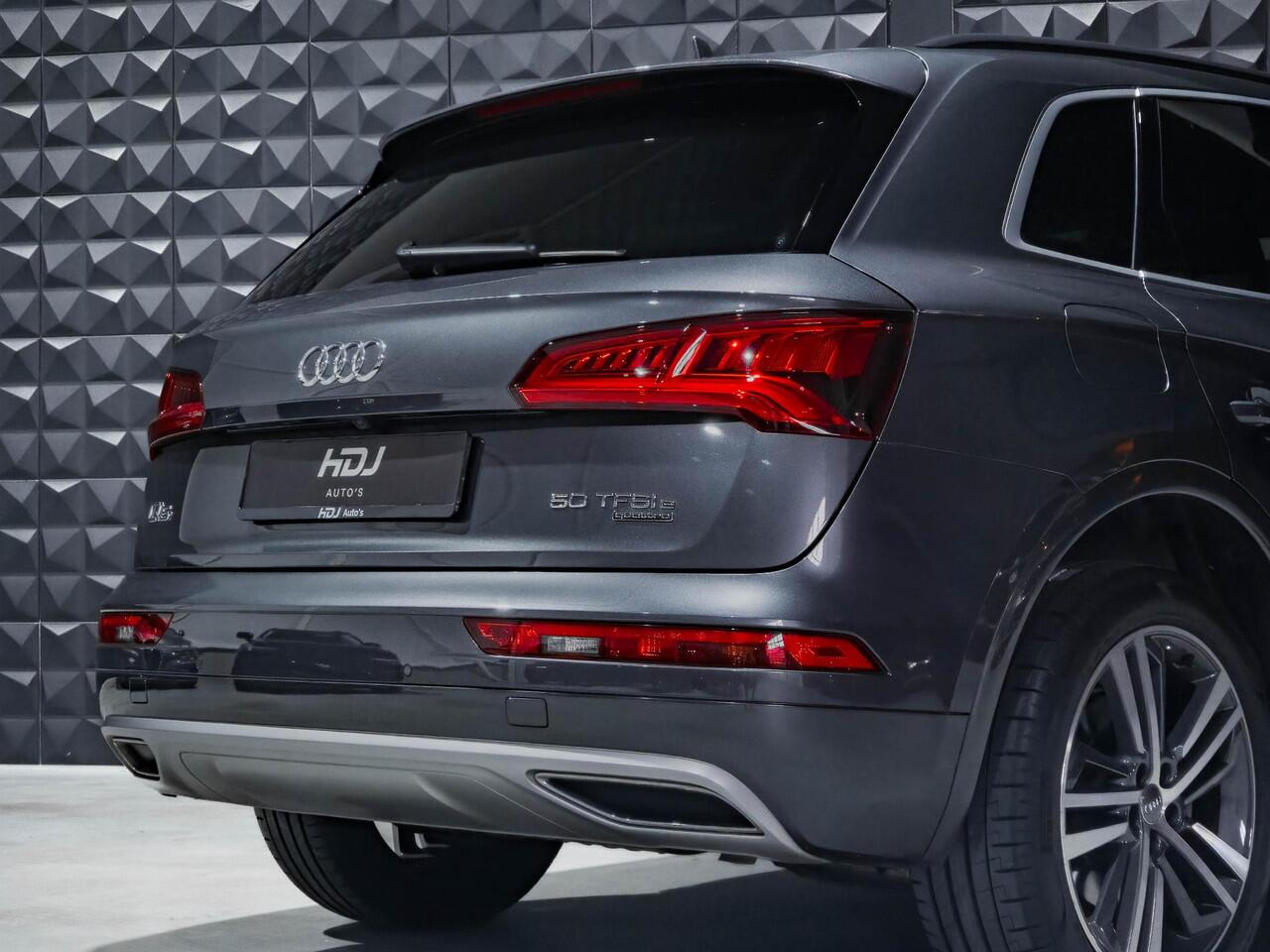 Audi Q5 50 TFSI e quattro S edition | Pano | Matrix |Side | Amb 30 kleurig |Tour | Stad |