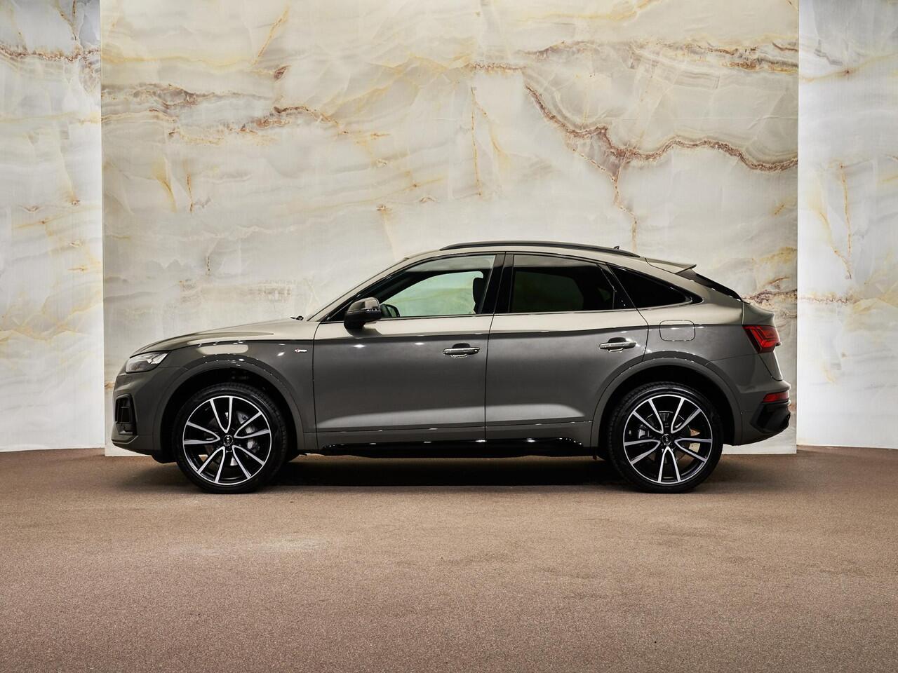 Audi Q5 Sportback 50 TFSI e S Edition Competition, NL-auto, pano, tr.haak, 21", matrix-LED, ACC, keyless, privacy