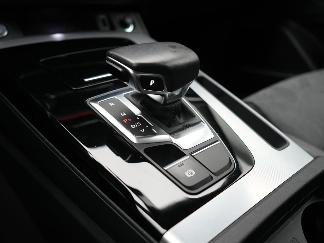 Audi Q5 Sportback 50 TFSI e S edition Plug In Hybrid 299pk Dealer O.H PHEV | Adaptive Cruise | Head Up | Bang & Olufsen | Alcantara Sportstoelen Memory | Keyless | 20"L.M | Camera | Sfeerverlichting |