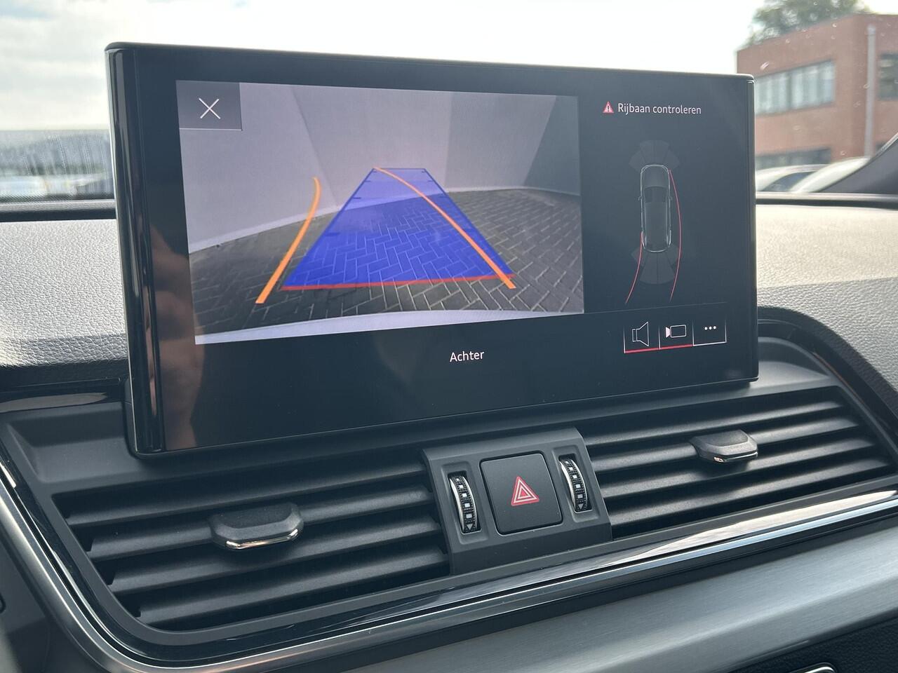 Audi Q5 55 TFSI e Quattro S line 367pk / SOH 100% / S-Line / 22" velgen / Panoramadak / Wegklapbare Trekhaak (2.000 trekgewicht) / Android Auto / Apple Carplay /