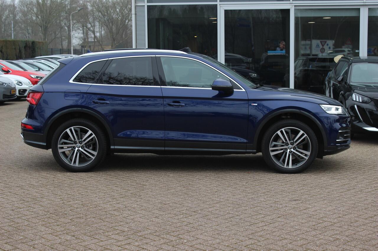 Audi Q5 55 TFSI e quattro Competition 32.038 km! / Panoramadak / 360Camera / RS Seats / B&O / 20'' / Matrix LED / Keyless / Virtual Cockpit / Stoelverwarming 4x / Dodehoek / DAB / ACC