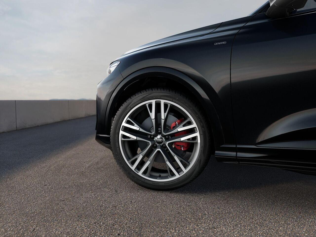 Audi Q5 S edition Competition 2.0 TFSI e 270 kW / 367 PK S | Optiekpakket zwart | Panoramadak | Techniekpakket pro | Geheugenstoelen |