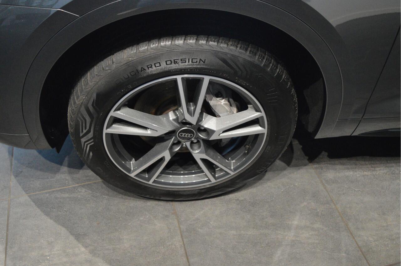 Audi Q5 50 TFSI e 3X S-LINE navi pano trekhaak keyless 19 inch !!