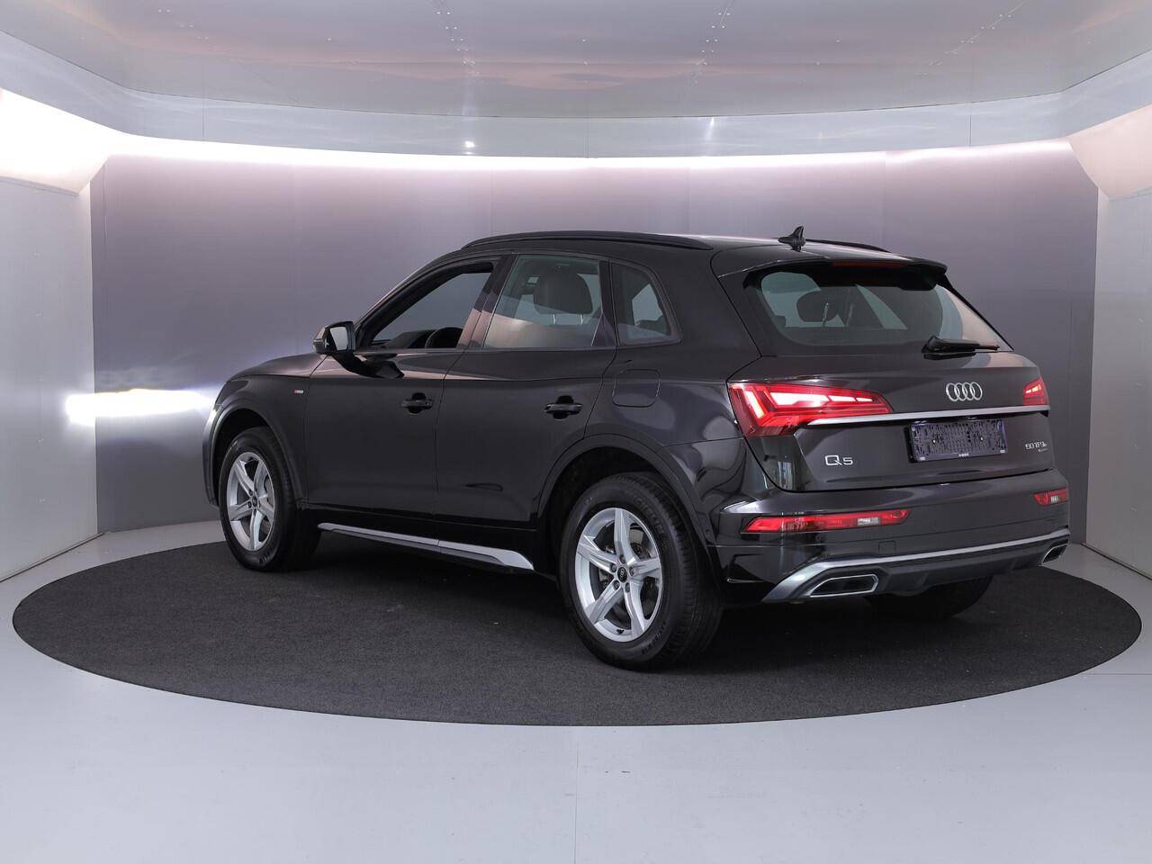 Audi Q5 50 TFSI e S edition 299 pk S-tronic | 92% SOH | Parkeersensoren (Park assist) | Rondomzicht camera | Leder | Stoelverwarming | S-Line |