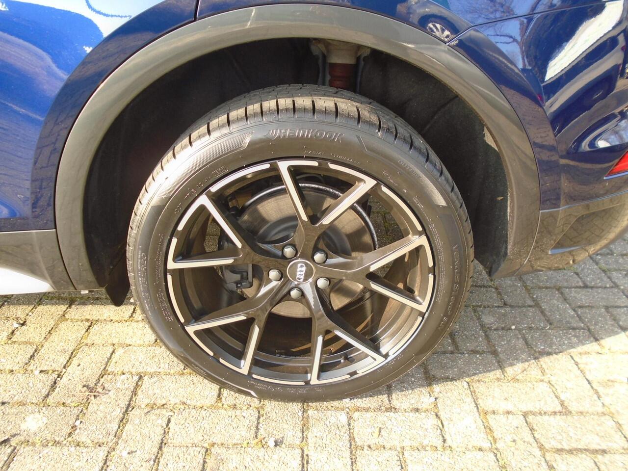 Audi Q5 50 TFSI e Advanced edition