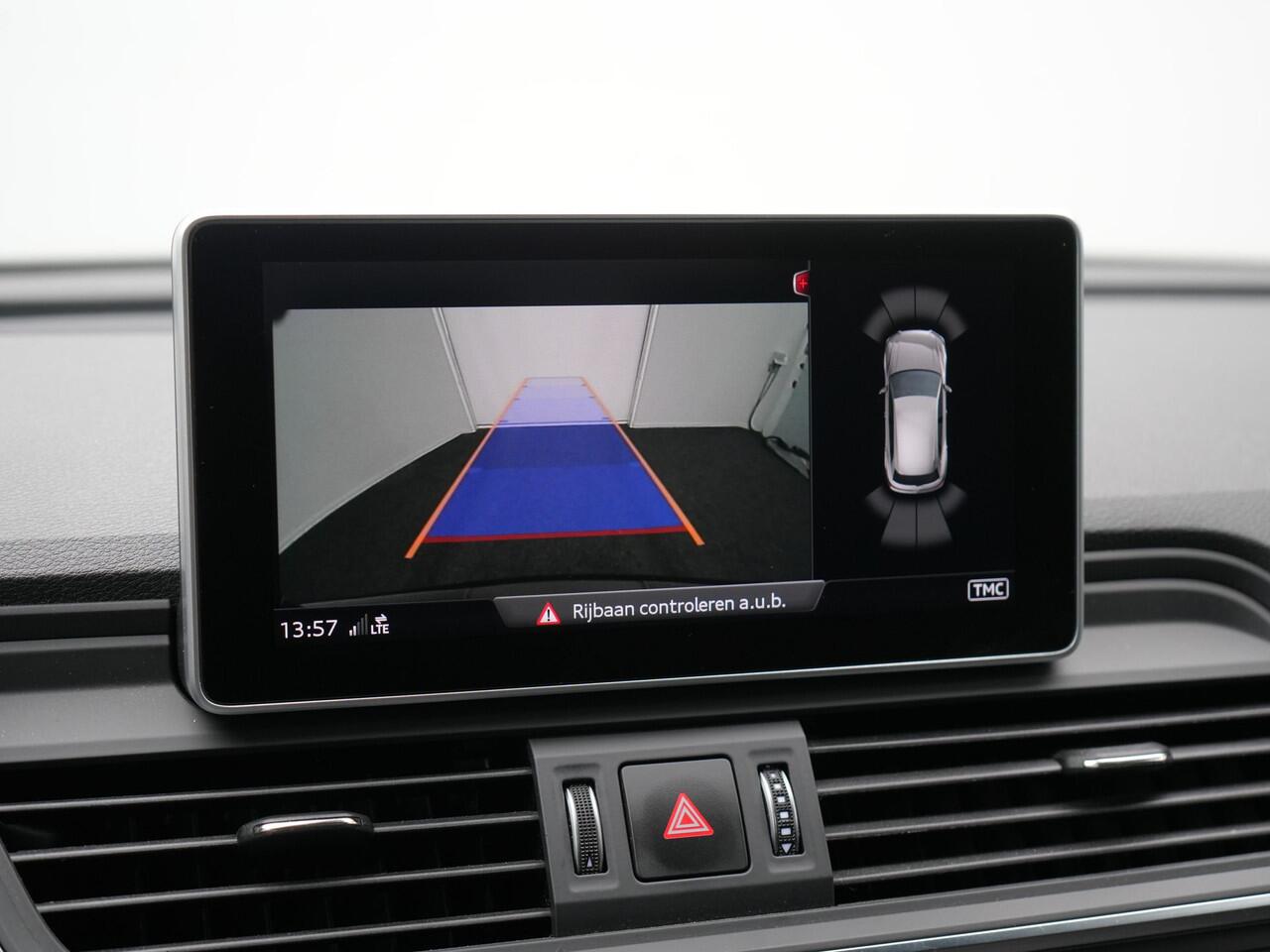 Audi Q5 50 TFSI e quattro S Line Plug In Hybrid 299pk Dealer O.H PHEV | Luchtvering | Trekhaak Af Fabriek | Adaptive Cruise | Camera | Virtual | Apple Carplay | Alcantara Sportstoelen Verwarmd | Keyless | Navigatie | DAB |