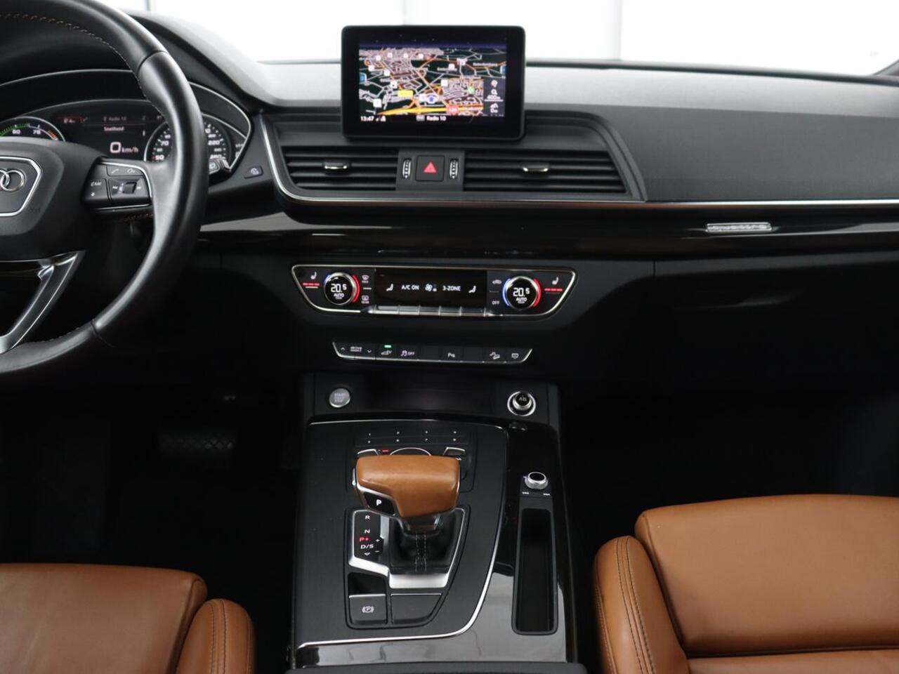 Audi Q5 50 TFSIe quattro S edition | Leder | Luchtvering | Stoelverwarming | Trekhaak | Full LED | Keyless | Navigatie | Sportstoelen