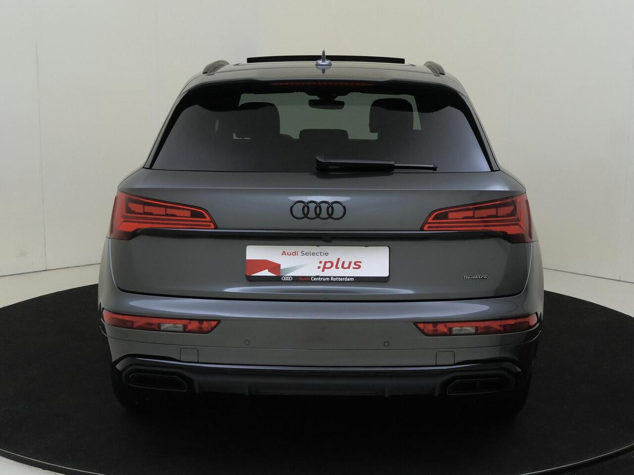 Audi Q5 50 TFSI e S edition | Panoramadak | Stoelverwarming | Optiek zwart Plus | LED matrix verlichting | Navigatie Plus | Virtual cockpit Plus | Achteruitrijcamera |