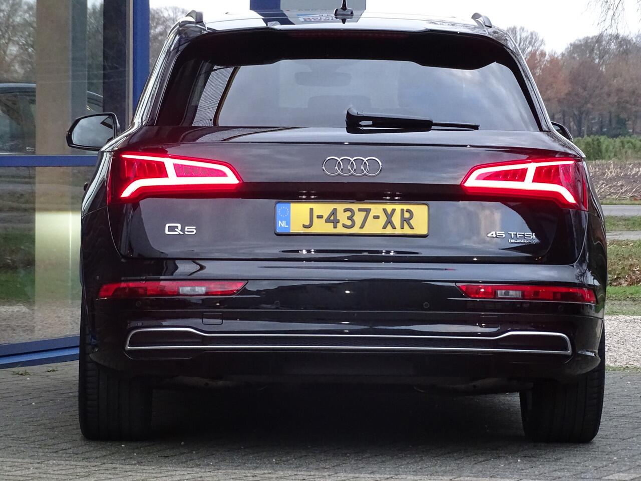 Audi Q5 45 TFSI quattro S edition TREKHAAK AUTO VOL OPTIES