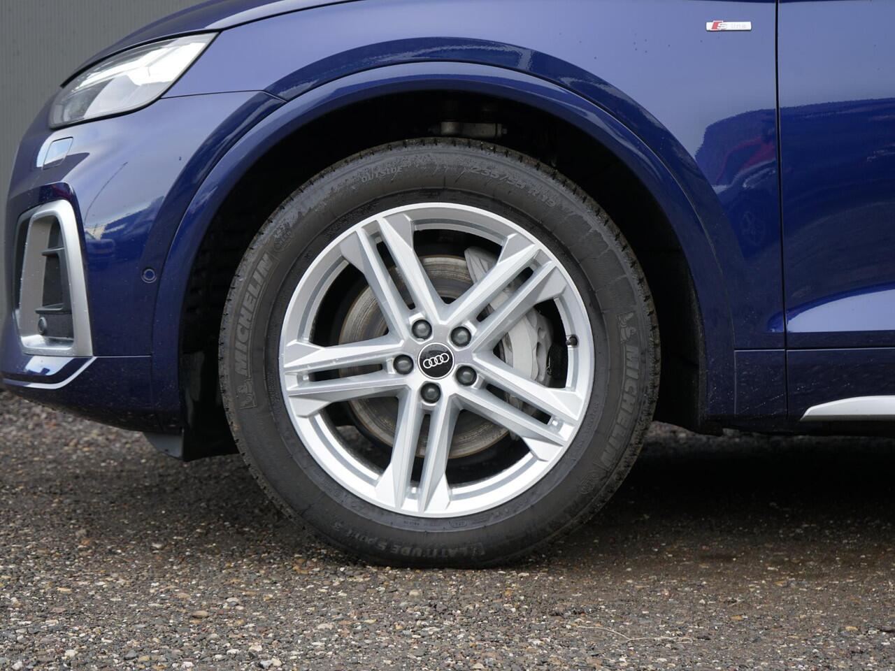 Audi Q5 55 TFSI e S edition 1ste eigenaar / S-Line binnen-buiten / Dealer onderh. / Virtual / Luchtvering / Matrix / Head-Up / Akoestisch glas /