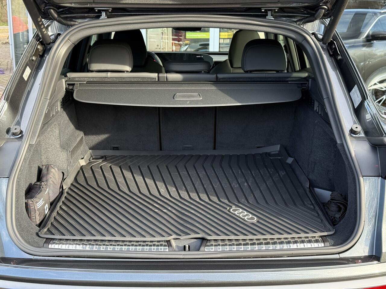 Audi Q5 2.0 TFSI 367pk e-hybrid quattro S edition | Trekhaak | Camera | Stoelverwarming