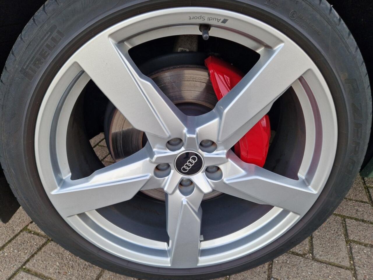 Audi Q5 55 TFSI e 367pk S-Line Black Line Quattro Matrix Luchtv. HUD trekh. 21