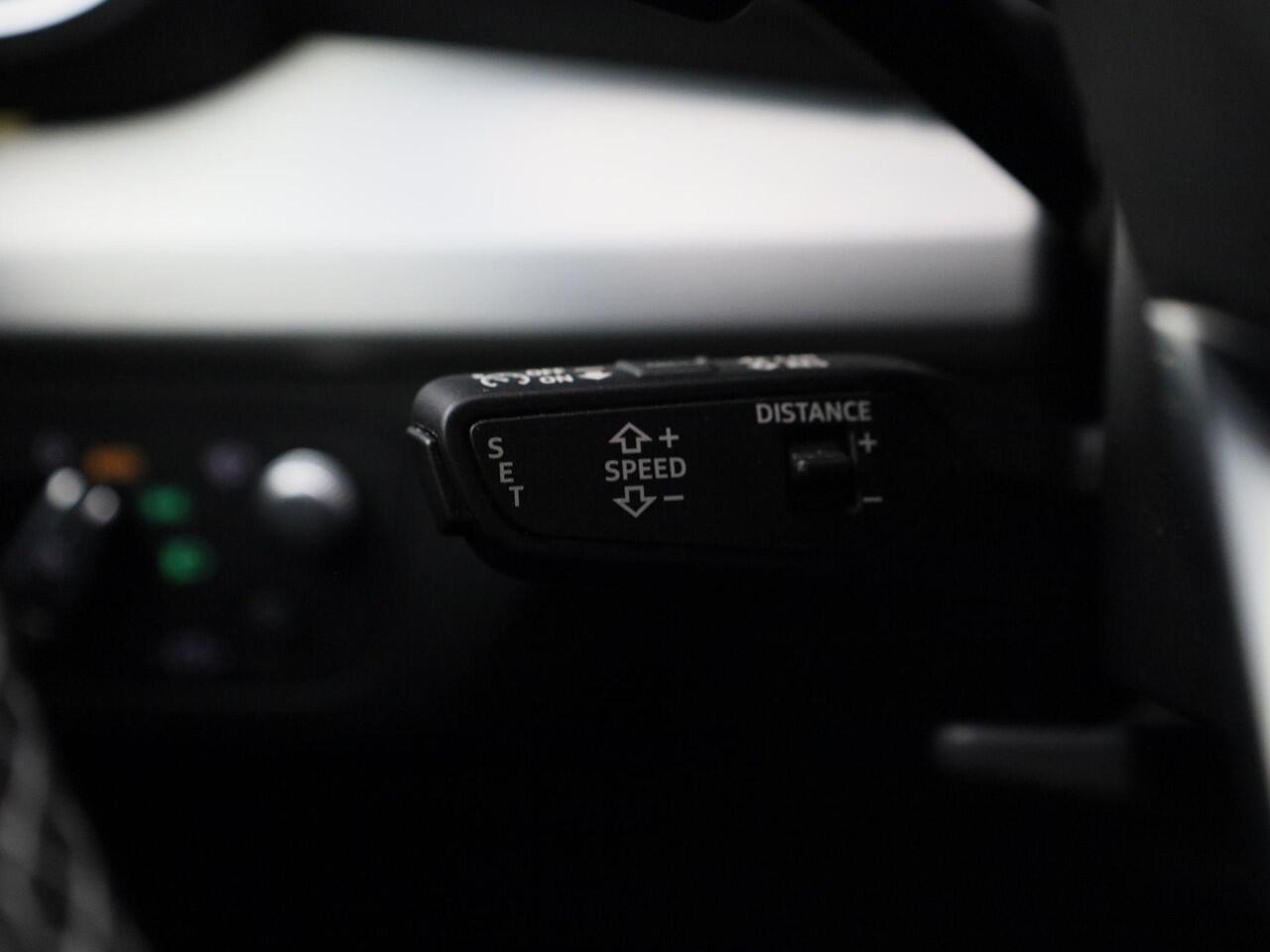 Audi Q5 50 TFSIe 220kW 299PK S Line · Panoramadak · Trekhaak · Achteruitrijcamera ·