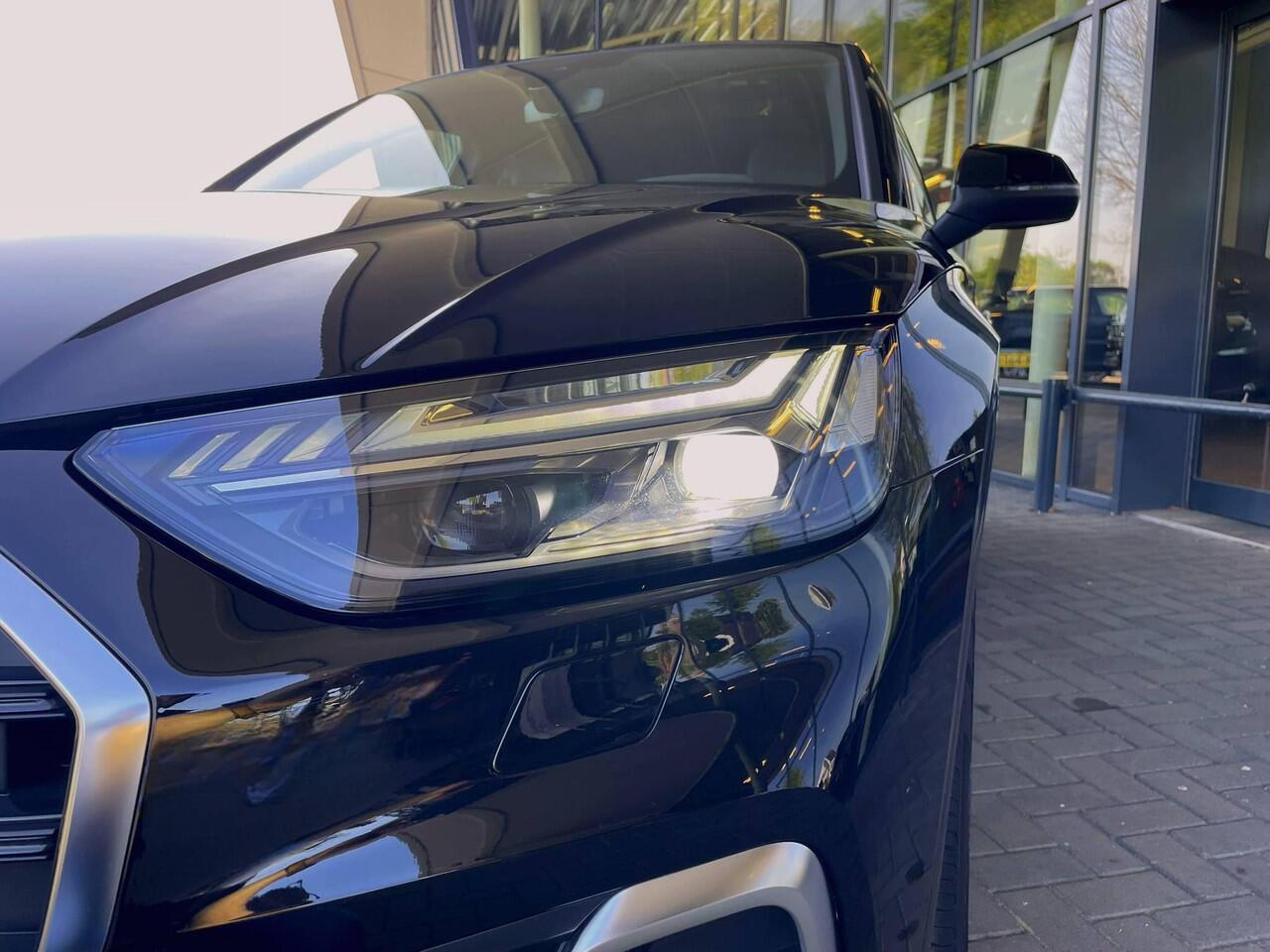 Audi Q5 40 TFSI S edition | Slechts 8000km! | Luchtvering | Tour Ass pack | Panodak | Etc.. 1 eig | Org NL