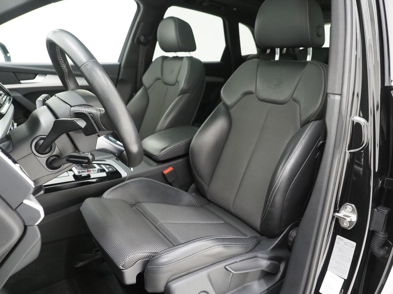 Audi Q5 55 TFSI e quattro Competition S-Line | Panoramadak | Luchtvering | Camera | Virtual | Keyless | DAB | Carplay