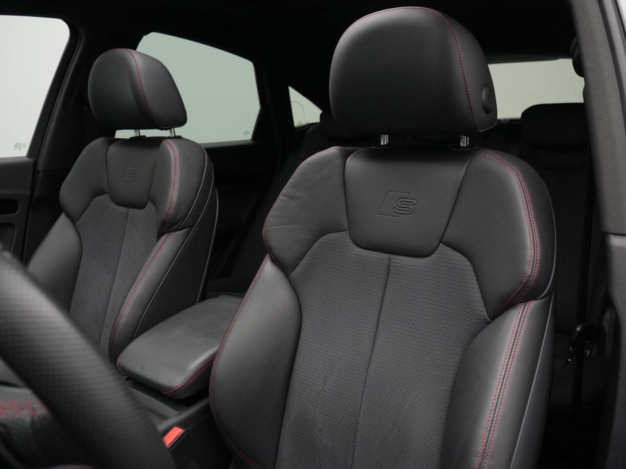 Audi Q5 Sportback 55 TFSI e 367 pk S-tronic S edition / S-Line | Panoramadak | Luchtvering | Leder/alcantara (rood gestikt) | Rondomzicht camera | Geheugenstoel | Bang & Olufsen | Matrix LED