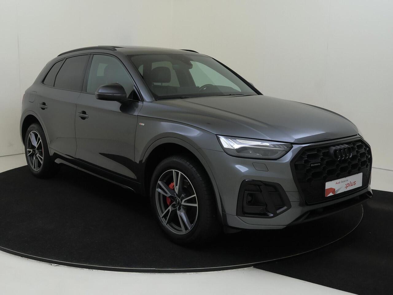 Audi Q5 50 TFSI e S edition | Panoramadak | Stoelverwarming | Optiek zwart Plus | LED matrix verlichting | Navigatie Plus | Virtual cockpit Plus | Achteruitrijcamera |