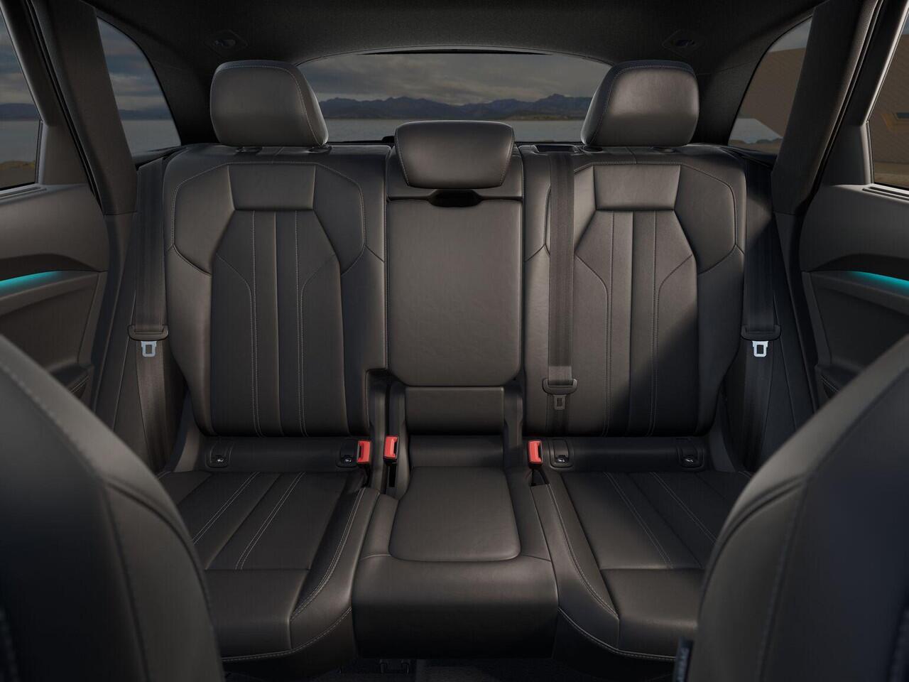 Audi Q5 S edition Competition 2.0 TFSI e 270 kW / 367 PK S | Optiekpakket zwart | Panoramadak | Techniekpakket pro | Geheugenstoelen |