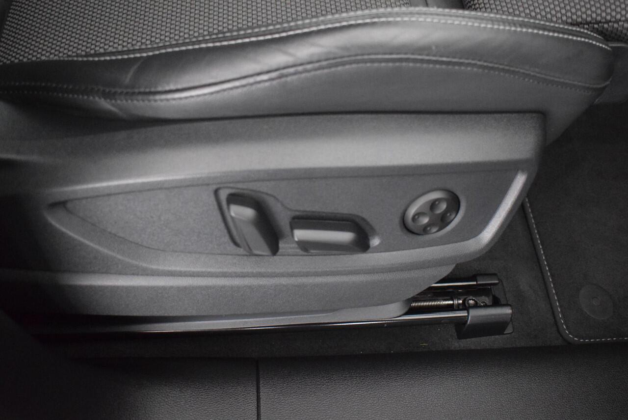 Audi Q5 40 TDI 190pk quattro Sport S Line Edition Standkachel Camera Stoelverwarming Navigatie