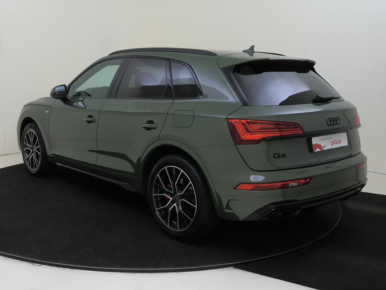 Audi Q5 50 TFSI e S edition Competition | Luchtvering | Trekhaak | LED matrix verlichting | Stoelverwarming voor en achter | Virtual cockpit Plus | Adaptieve cruise control | CarPlay |