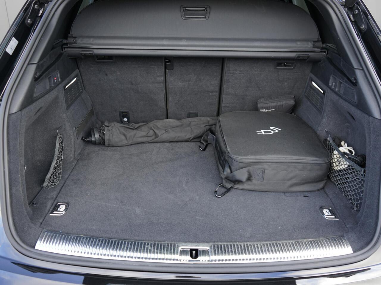 Audi Q5 50 TFSI e S line 1e Eig /Dealeronderh. / Hulppakket Tour / Hulppakket Stad / Elektr. Trekhaak / Zwart optiek / Ambianteverlichting