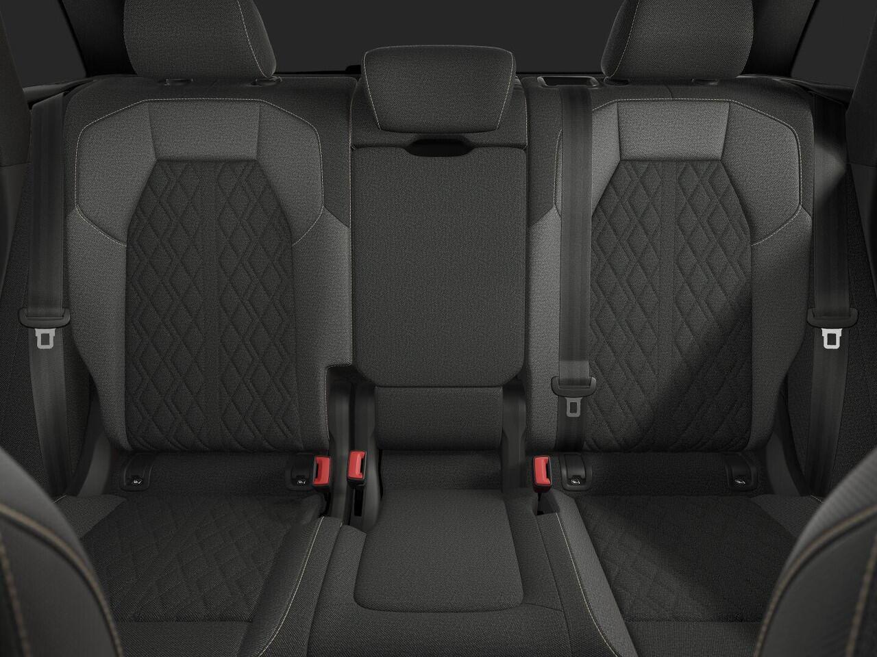 Audi Q5 S edition e-hybrid 299 pk | Optiekpakket zwart | Techniekpakket plus | Trekhaak elektrisch | Stoelen voor elektrisch |