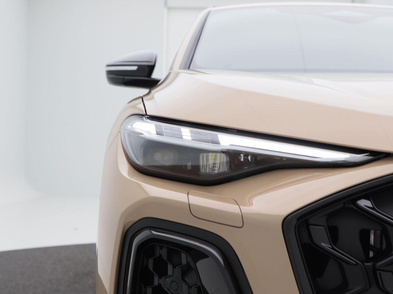 Audi Q5 S edition 2.0 TFSI e | 299 PK SUV 7 versn. | 19 inch | Zwart optiek Plus | Privacyglas |