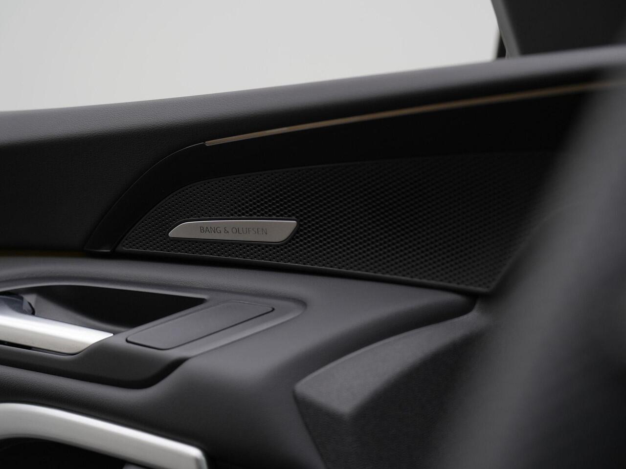 Audi Q5 2.0 TFSI e-hybrid 367 pk S-tronic quattro S-line edition Competition | Panoramadak | Trekhaak | Luchtvering | Twinleder | 360 camera | Bang & Olufsen