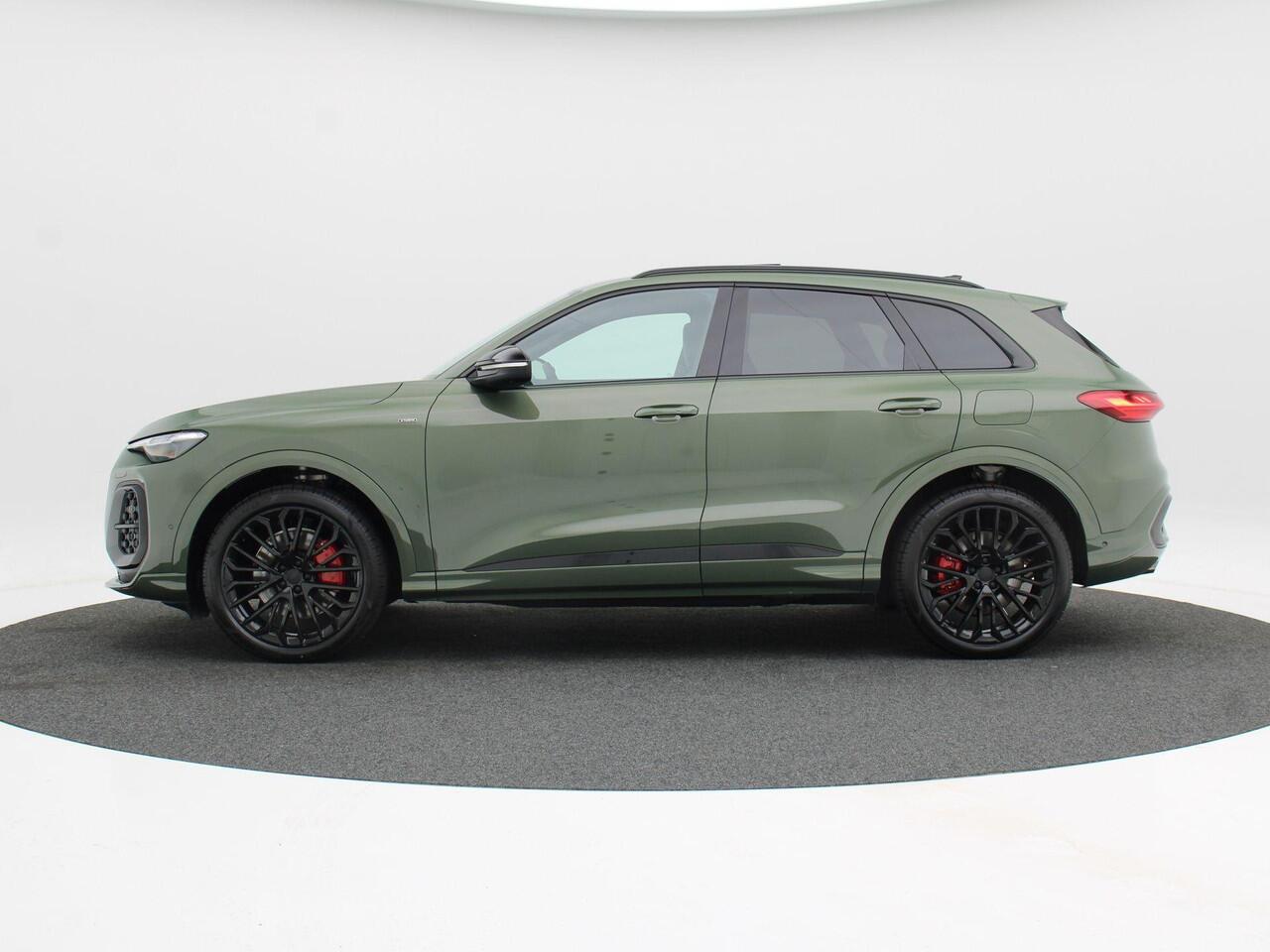 Audi Q5 S edition Competition 2.0 e-hybrid | 367 Pk | 21 inch | Adaptieve Luchtvering | Panorama dak | Privacy glas | Sportstoelen | Navigatie |