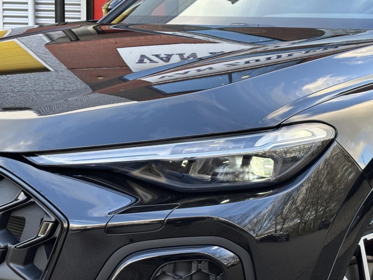 Audi Q5 e-hybrid Quattro 252pk S-Line Pano Luchtvering 21'' BTW