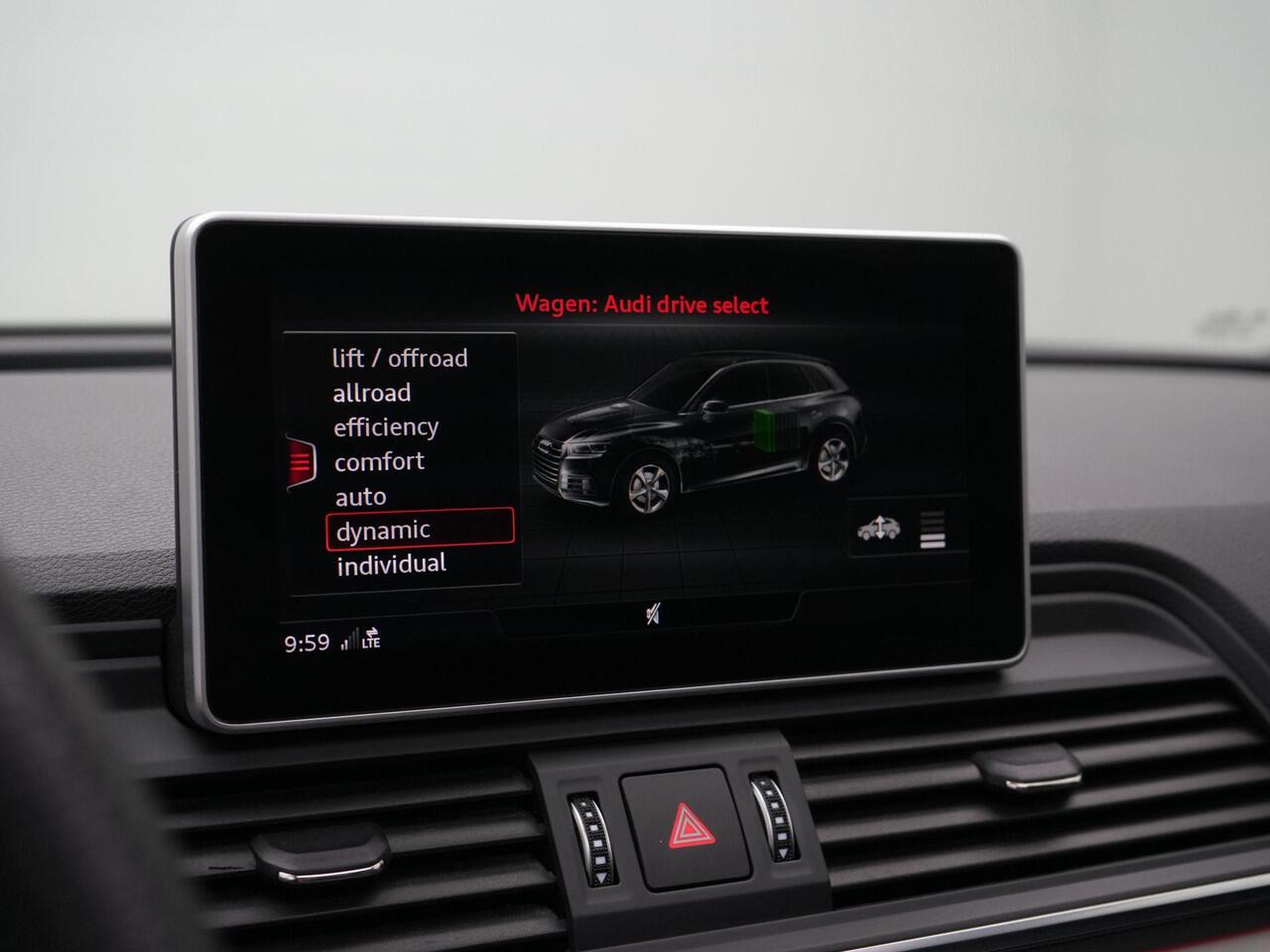 Audi Q5 55 TFSI e 367 pk S-tronic quattro Competition / S-Line | Panoramadak | Trekhaak | Luchtvering | Bang & Olufsen | Matrix LED | Leder/alcantara