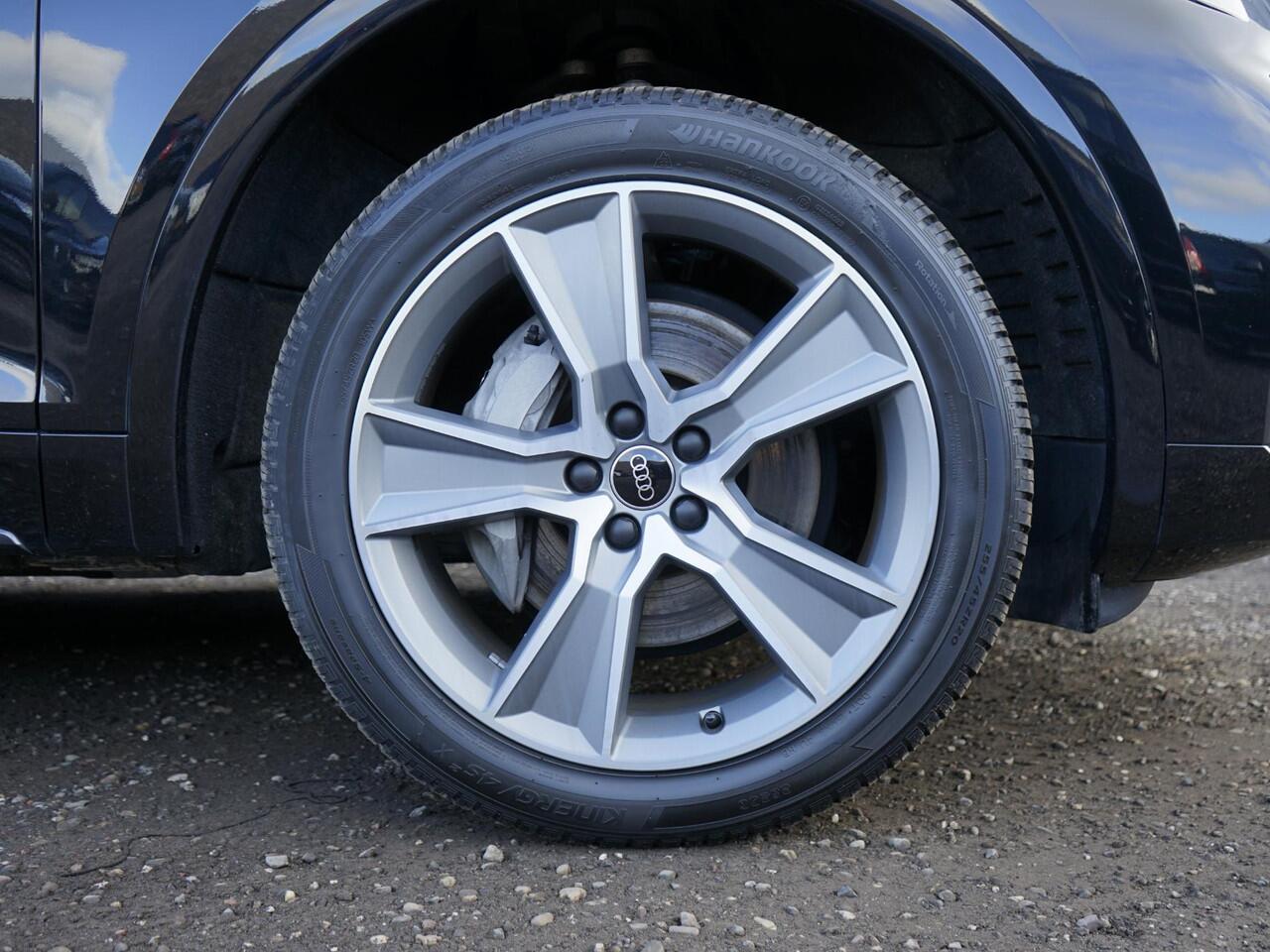 Audi Q5 50 TFSI e S line 1e Eig /Dealeronderh. / Hulppakket Tour / Hulppakket Stad / Elektr. Trekhaak / Zwart optiek / Ambianteverlichting