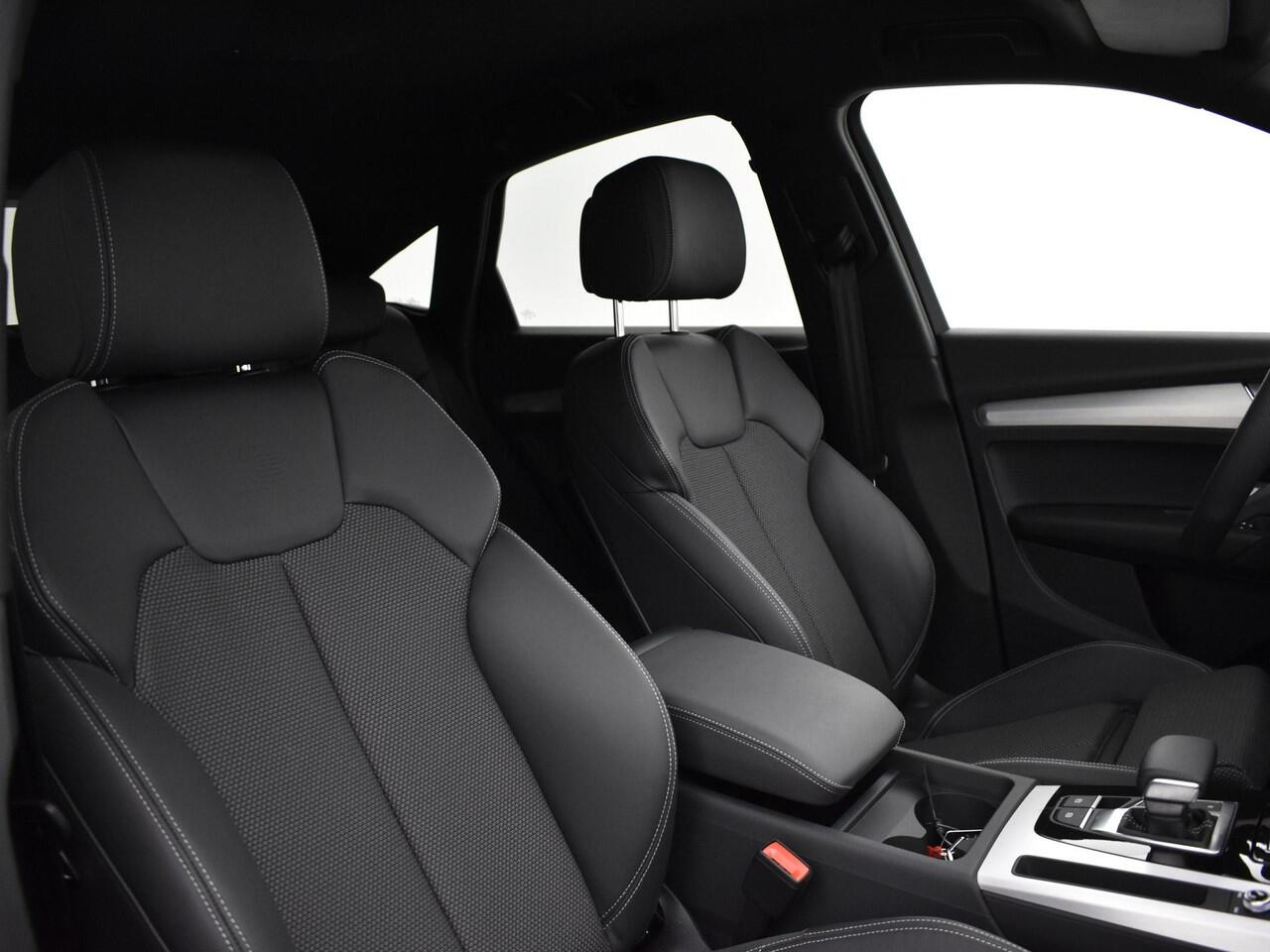 Audi Q5 Sportback 55 TFSIe 367pk S-tronic S edition Competition · Keyless · Camera · Elek. trekhaak · Elek. Achterklep · Apple/Android Car Play · 19'' Inch ·