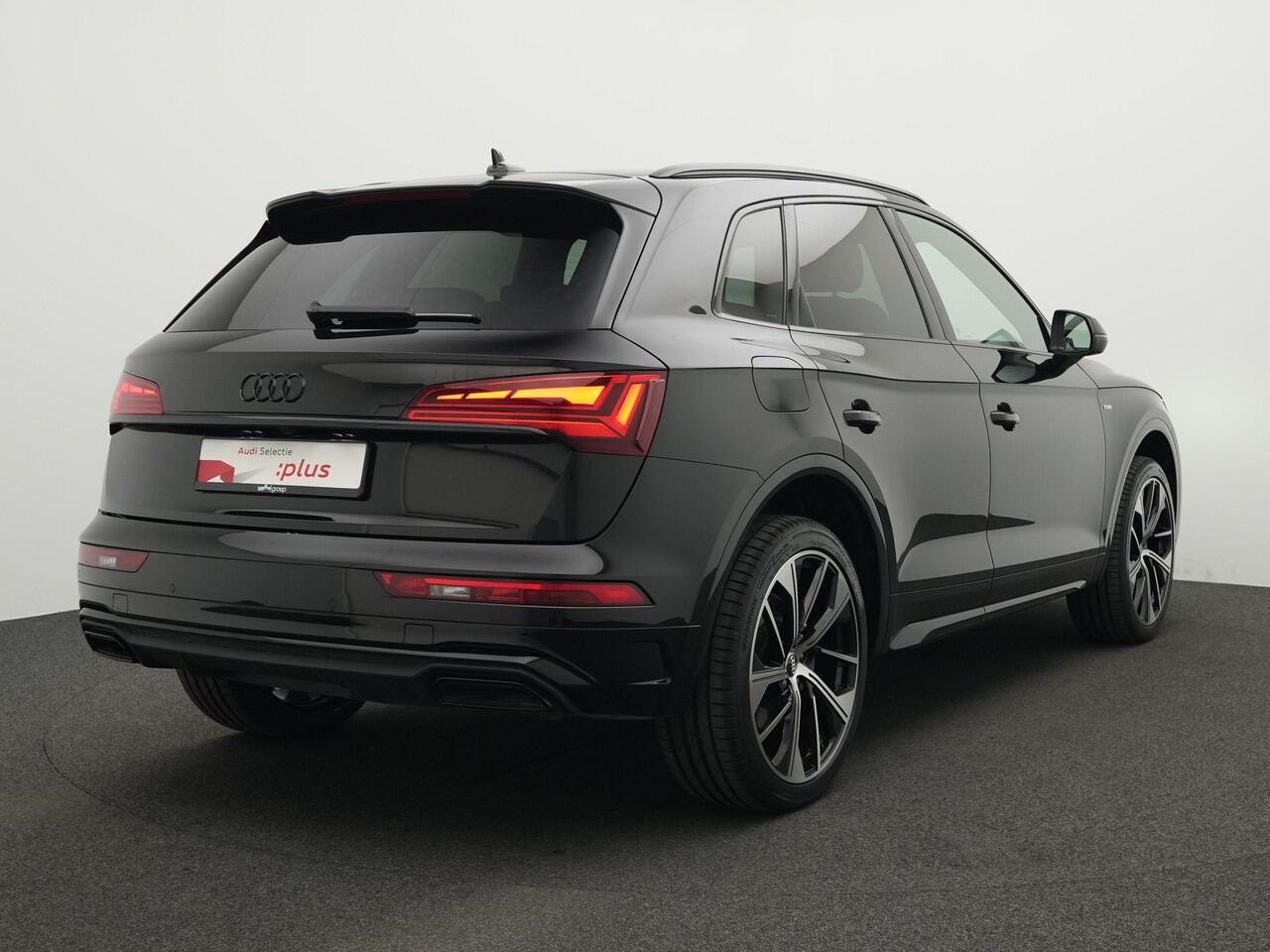 Audi Q5 50 TFSI e 299 pk S-tronic quattro S edition | Matrix LED koplampen | Achteruitrijcamera | Standkachel | Adaptive Cruise | Stoelverwarming | Sportstoelen | 21 inch