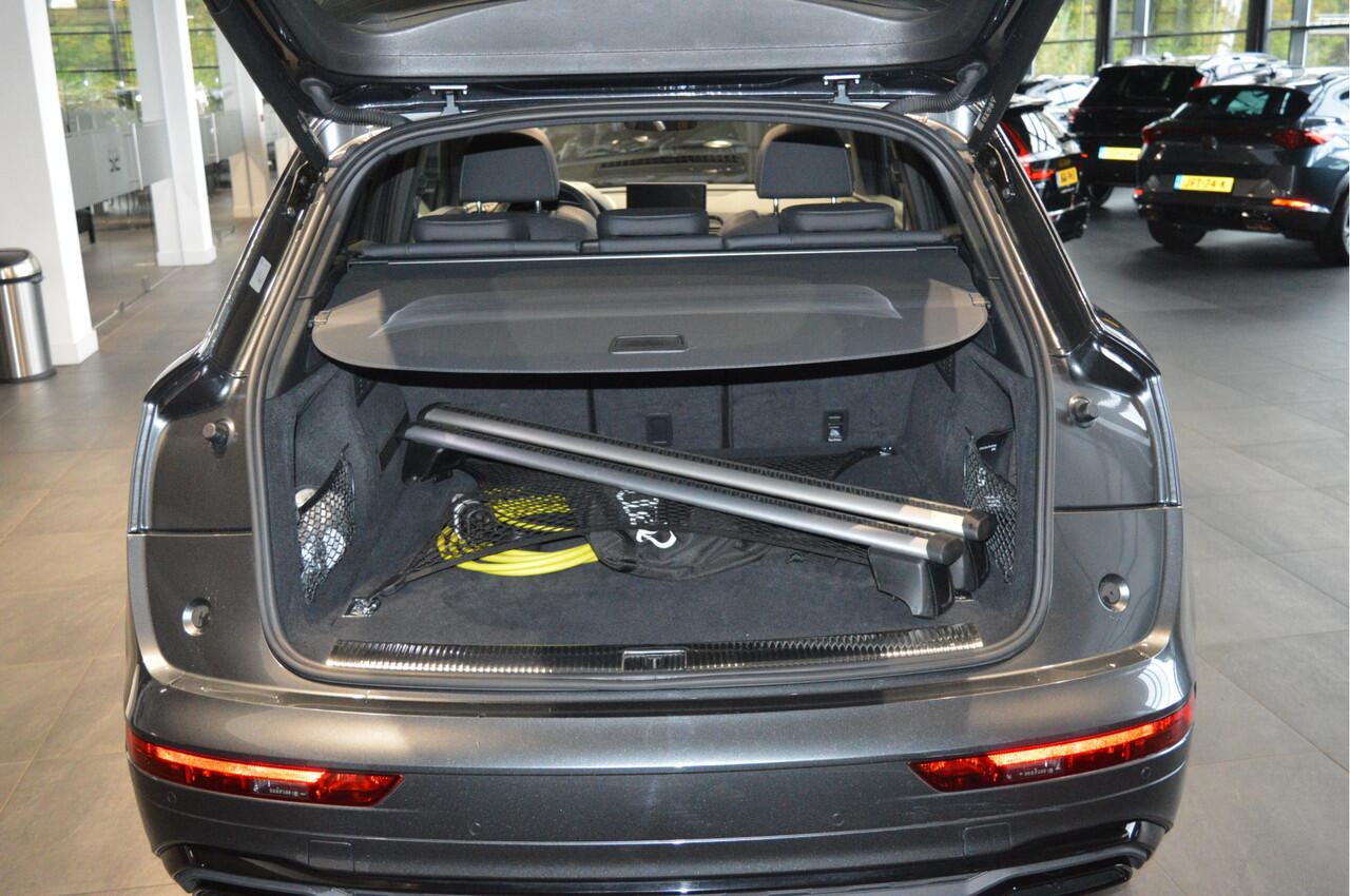 Audi Q5 50 TFSI e 3X S-LINE navi pano trekhaak keyless 19 inch !!