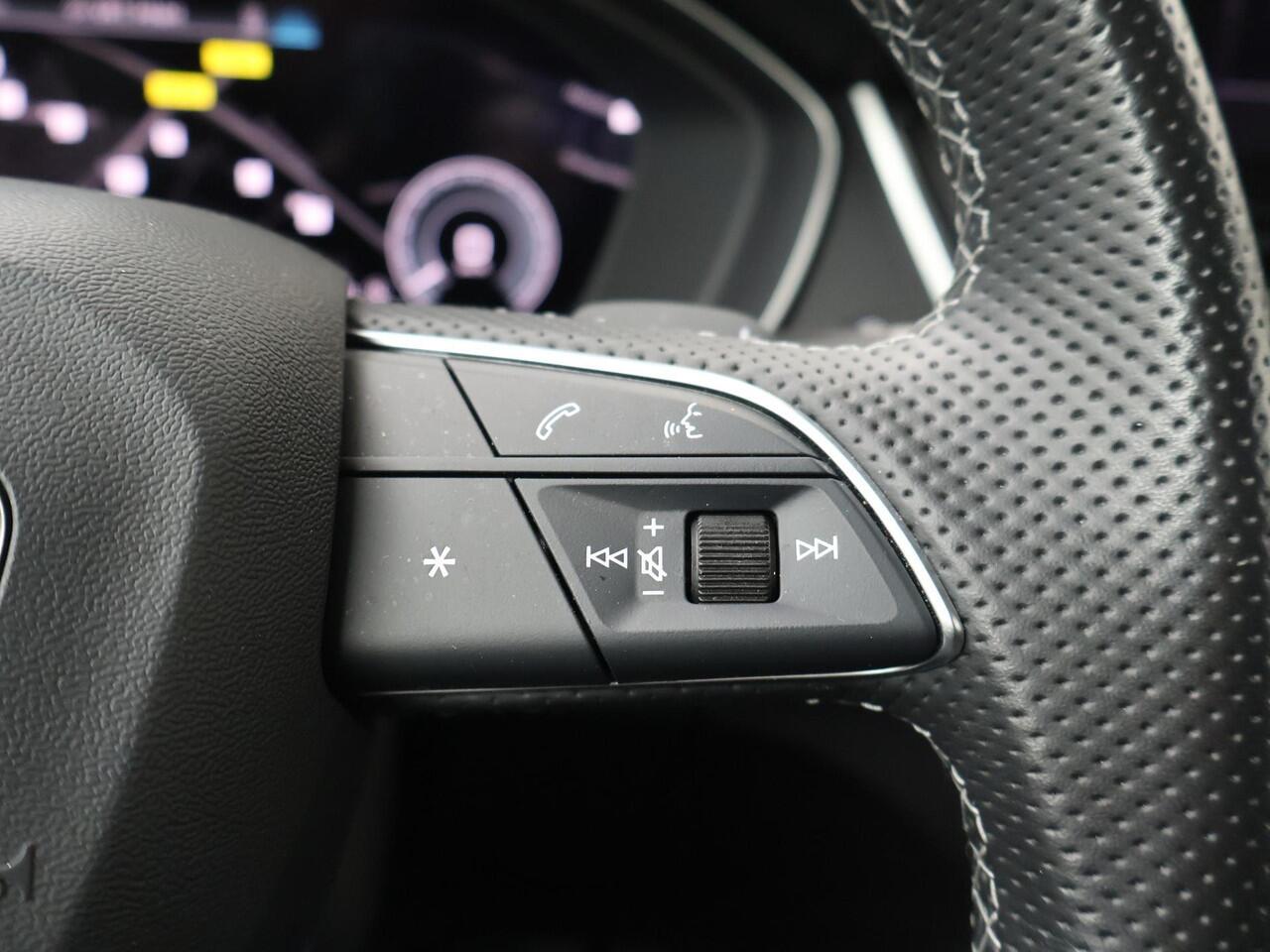 Audi Q5 55 TFSI e Quattro S edition | 367 PK | Zwenkbare trekhaak | Panoramadak | Bang & Olufsen Premium Soundsystem | Virtual Cockpit | S Line Sportpakket |