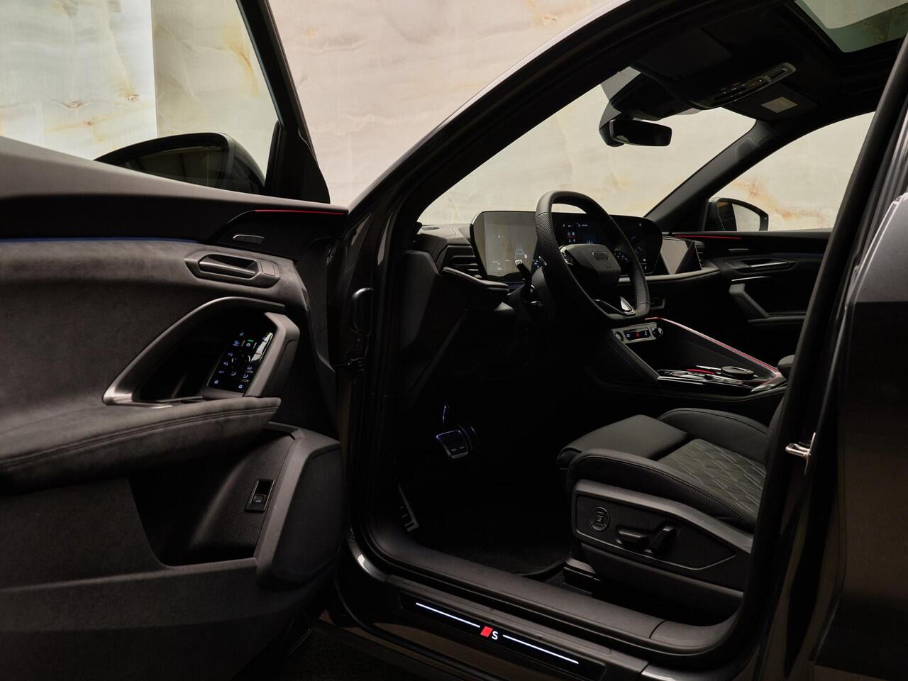 Audi Q5 E-Hybrid Quattro S Edition Competition, B&O, pano, trk. haak, 21", luchtv., matrix-LED, OLED, memory, keyless, HUD, ACC, privacy