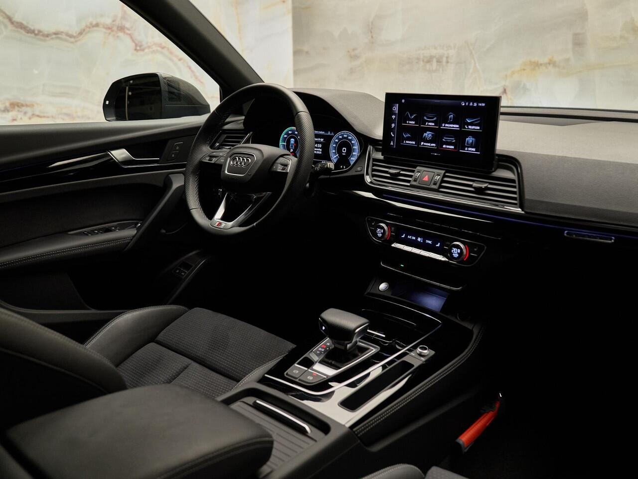 Audi Q5 Sportback 50 TFSI e S Edition Competition, NL-auto, pano, tr.haak, 21", matrix-LED, ACC, keyless, privacy
